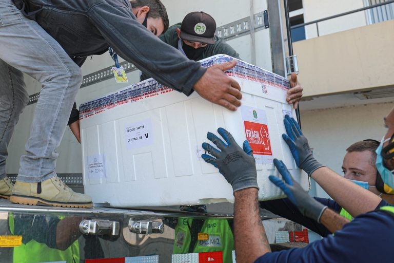 Serão doadas doses em caráter de cooperação humanitária internacional - (Foto: Itamar Aguiar/Palácio Piratini)