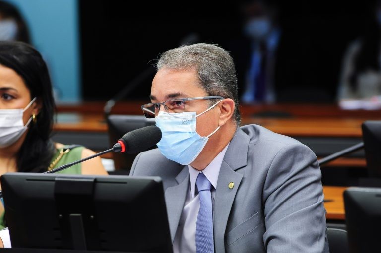 Conti: proposta corrige assimetria informacional entre consumidor e vendedor na internet - (Foto: Billy Boss/Câmara dos Deputados)