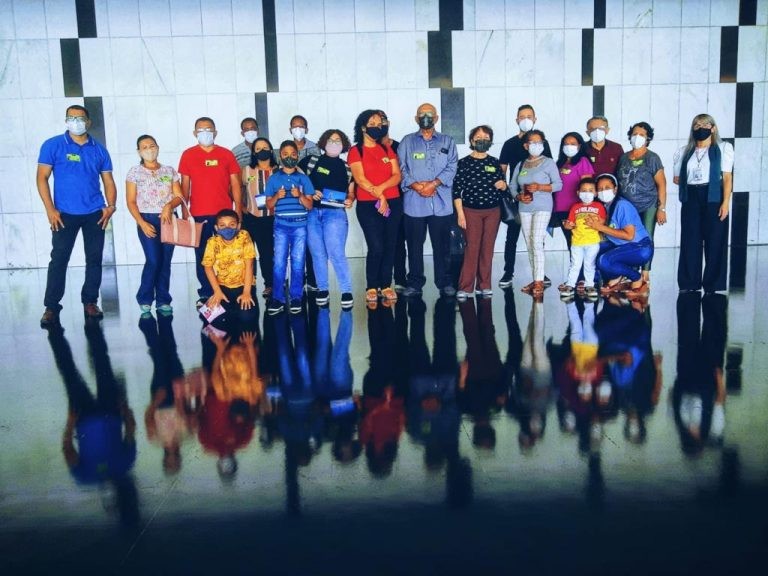 Turistas na Câmara dos Deputados, na retomada das visitações - (Foto: Divulgação)