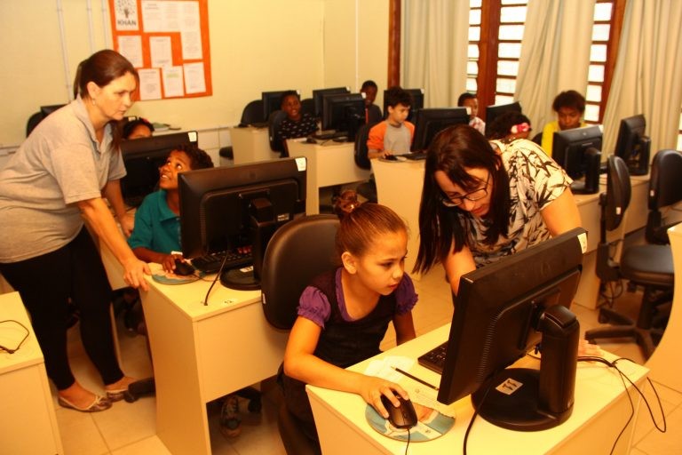 Recurso extra vai beneficiar estudantes e professores de escolas públicas - (Foto: Marcel Ávila/Prefeitura de Pelotas-RS)