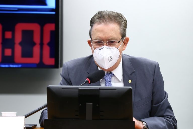 Luciano Ducci ampliou a lista de estabelecimentos atingidos pelo projeto - (Foto: Cleia Viana/Câmara dos Deputados)