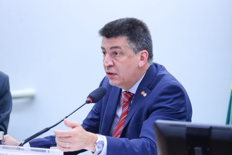 Felício Laterça retirou trecho que, segundo ele, interferia nas entidades desportivas - (Foto: Billy Boss/Câmara dos Deputados)