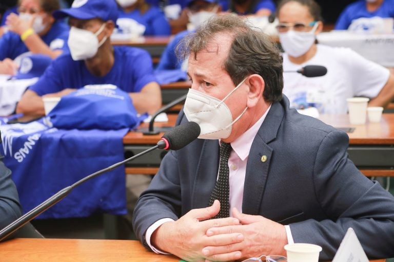 Nilto Tatto: internet facilitou a disseminação de conteúdos violentos - (Foto: Paulo Sergio/Câmara dos Deputados)