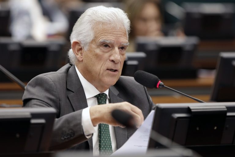 Rubens Bueno recomendou a aprovação do projeto - (Foto: Rodrigo Pertoti/Câmara dos Deputados)