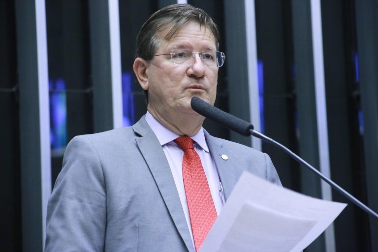 José Ricardo: projeto contribui para solucionar déficit habitacional - (Foto: Paulo Sérgio/Câmara dos Deputados)