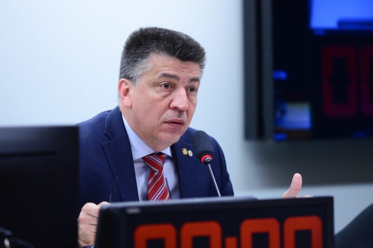 Laterça: “Aproximar o vínculo trabalhista do atleta ao dos demais trabalhadores” - (Foto: Billy Boss/Câmara dos Deputados)