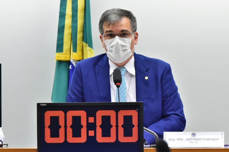 Delegado Antônio Furtado: iniciativas atuais priorizam crianças e jovens - (Foto: Gustavo Sales/Câmara dos Deputados)