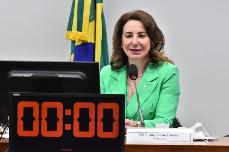 Segundo Jaqueline Cassol, a medida proposta já está prevista na legislação - (Foto: Reila Maria/Câmara dos Deputados)