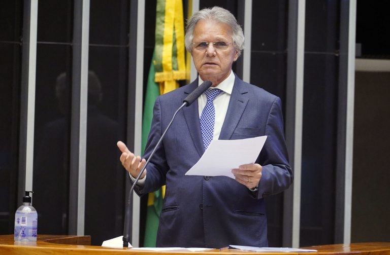 Macris: a Anac não precisa de lei para editar regulamento sobre o tema - (Foto: Pablo Valadares/Câmara dos Deputados)