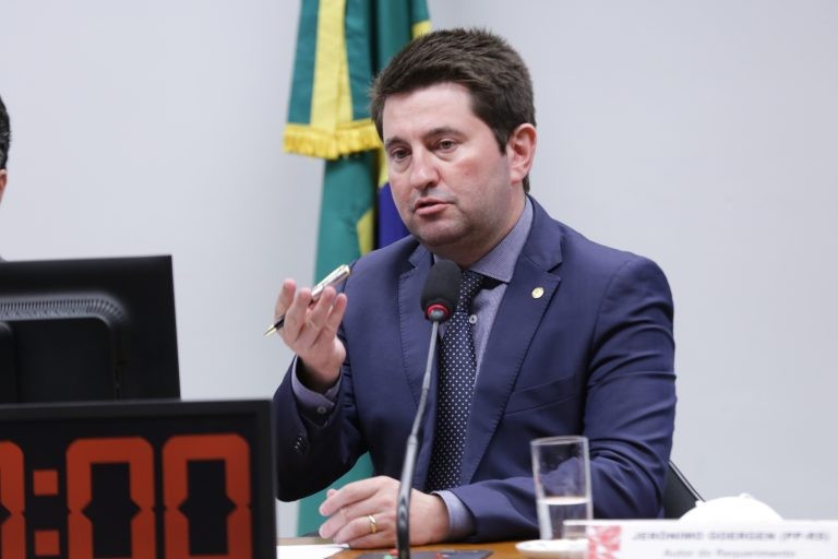 Para Goergen, mudança aumenta a segurança do sistema, do caminhoneiro autônomo e para o INSS - (Foto: Gustavo Sales/Câmara dos Deputados)