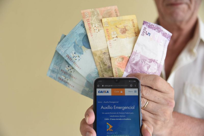 Auxílio emergencial deve ser retomado já a partir do mês de março - (Foto: Caio Rocha/FramePhoto/Folhapress - 04.03.2021)