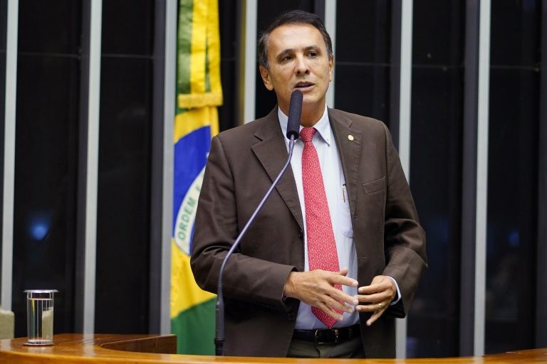 Henrique Gaguim: Brasil assinou acordo com outros países para reduzir o uso de mercúrio - (Foto: Pablo Valadares/Câmara dos Deputados)