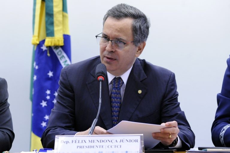 Mendonça Júnior: proposta estimula produção do cacau e conservação da diversidade ecológica - (Foto: Cleia Viana/Câmara dos Deputados)