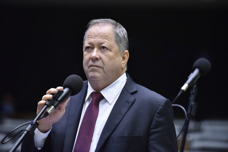 Chiquinho Brazão: isenção pode estimular organização social - (Foto: Zeca Ribeiro/Câmara dos Deputados)