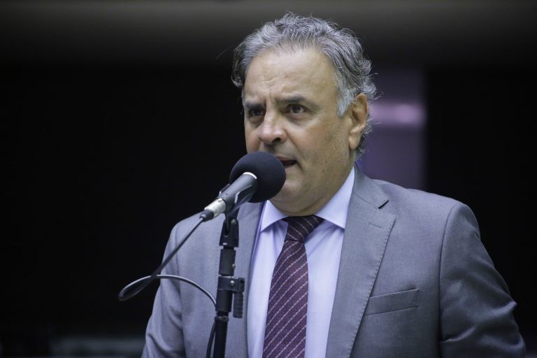 Aécio Neves: o acordo facilita a integração entre os países da CPLP - (Foto: Paulo Sergio/Câmara dos Deputados)