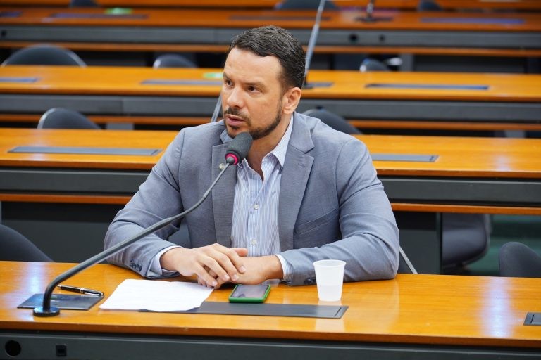Para Israel Batista, ensino técnico pode ser uma porta para a formação mais aprofundada - (Foto: Will Shutter/Câmara dos Deputados)