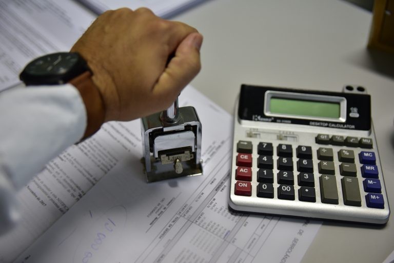 Deputados afirmam que não é possível saber em que área nem com que finalidade os recursos foram usados - (Foto: Depositphotos)