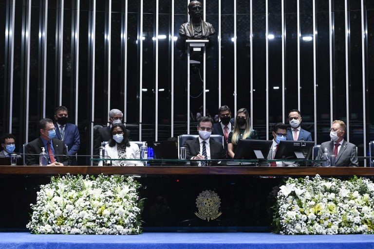 Sessão de promulgação da Emenda Constitucional 116 - (Foto: Jefferson Rudy/Agência Senado)