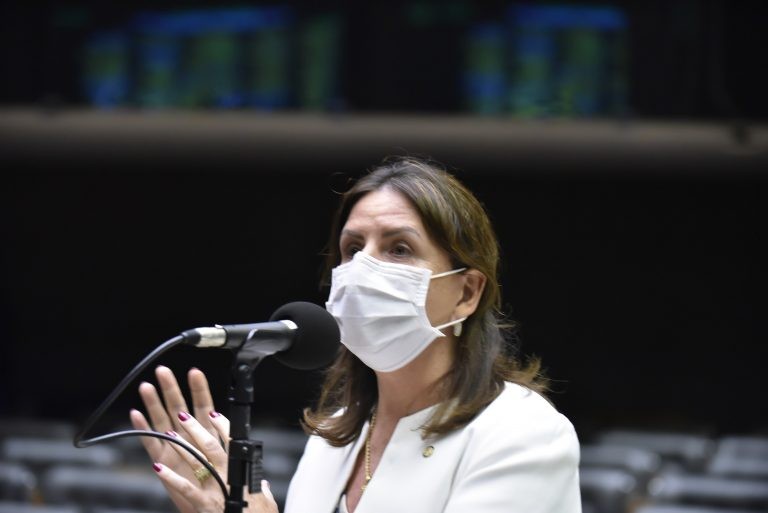 Carmen Zanotto, autora do projeto de lei - (Foto: Zeca Ribeiro/Câmara dos Deputados)