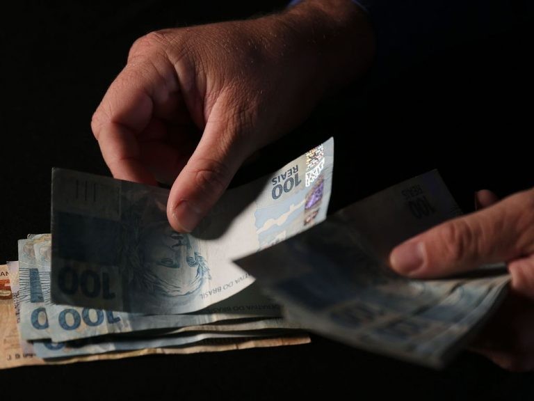 Lei atual já considera crime a operação de câmbio para promover evasão de divisas do País - (Foto: José Cruz/Agência Brasil)