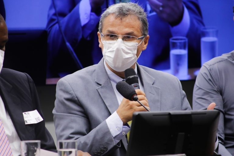 Paulo Ramos de Araújo: ensino profissional deve estar vinculado ao mercado de trabalho - (Foto: Paulo Sergio/Câmara dos Deputados)