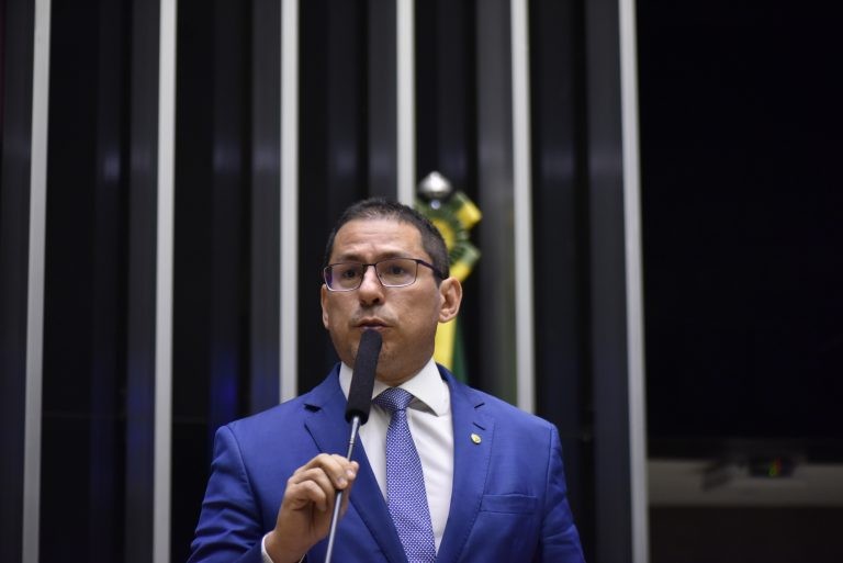 Marcelo Ramos: decreto deve prejudicar as arrecadações estaduais e municipais - (Foto: Zeca Ribeiro/Câmara dos Deputados)