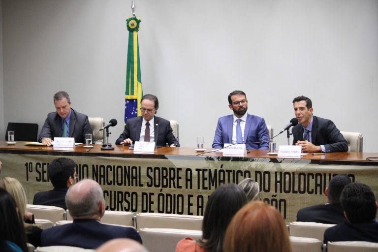 Seminário reuniu especialistas na Câmara - (Foto: Elaine Menke/Câmara dos Deputados)