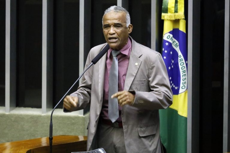 O autor da proposta, deputado Pastor Sargento Isidório - (Foto: Luis Macedo/Câmara dos Deputados)