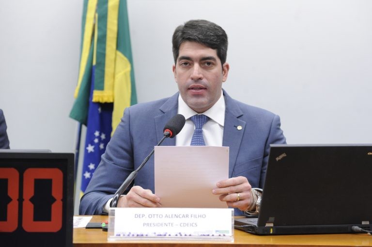 Alencar Filho: há uma reserva de mercado na prestação de serviços financeiros - (Foto: Gustavo Sales/Câmara dos Deputados)
