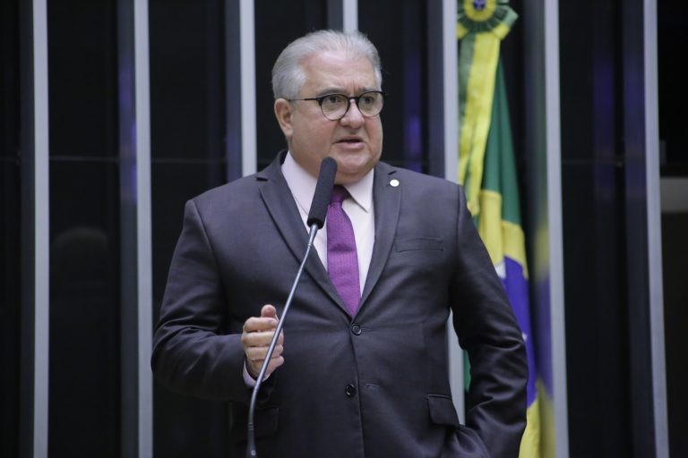 Coutinho: cargos estratégicos devem ser privativos de quem tem a devida habilitação - (Foto: Paulo Sergio/Câmara dos Deputados)