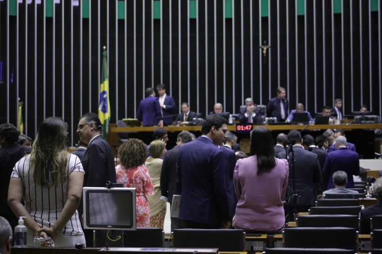 Sessão do Plenário foi marcada para as 17h desta segunda - (Foto: Paulo Sergio/Câmara dos Deputados)