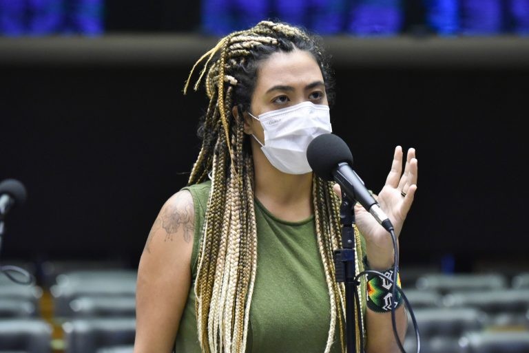 Talíria Petrone: consumidor não pode ser responsabilizado por riscos da atividade - (Foto: Zeca Ribeiro/Câmara dos Deputados)