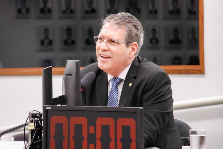 Francisco Jr.: fisioterapia pode melhorar qualidade de vida dos idosos - (Foto: Marina Ramos/Câmara dos Deputados)