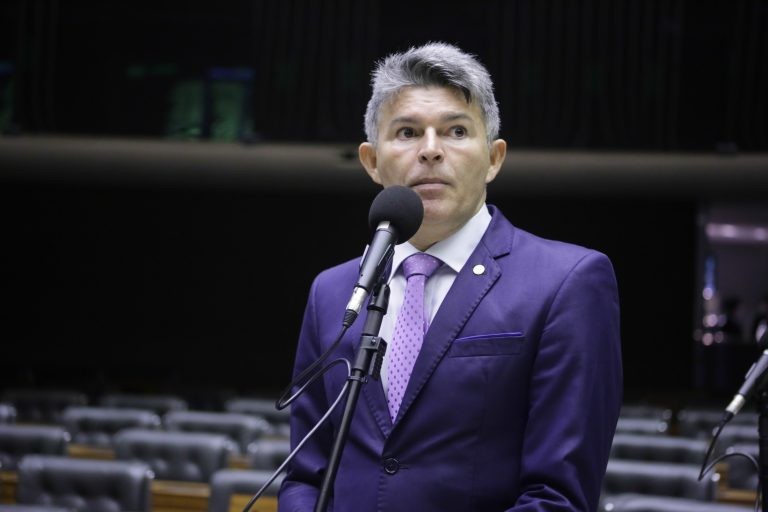Medeiros: proposta deve facilitar negócios envolvendo esses créditos - (Foto: Paulo Sergio/Câmara dos Deputados)