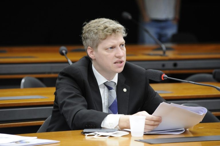 Marcel van Hattem se posicionou contrário à punição mais severa - (Foto: Gustavo Sales/Câmara dos Deputados)