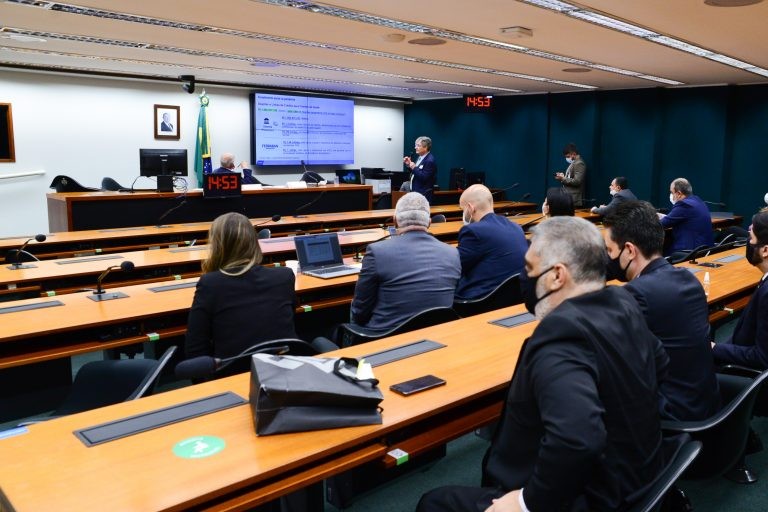 Comissão de Finanças e Tributação debateu a emissão direta de títulos públicos - (Foto: Billy Boss/Câmara dos Deputados)