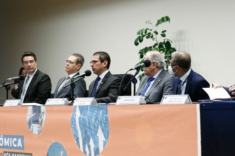 Marcelo Ramos (centro): 