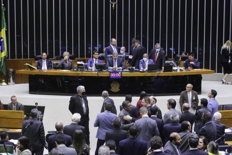 Deputados participam de votação no Plenário - (Foto: Paulo Sérgio/Câmara dos Deputados)