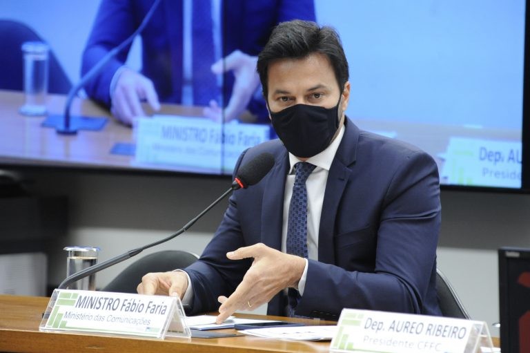 Faria reuniu-se com Elon Musk, dono dos satélites que seriam usados na A,azônia - (Foto: Gustavo Sales/Câmara dos Deputados)