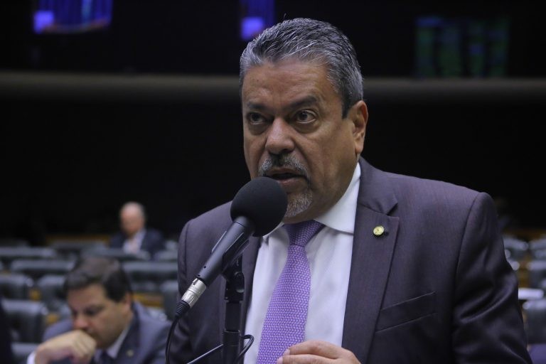 Hiran Gonçalves recomendou a aprovação do texto - (Foto: Paulo Sérgio/Câmara dos Deputados)