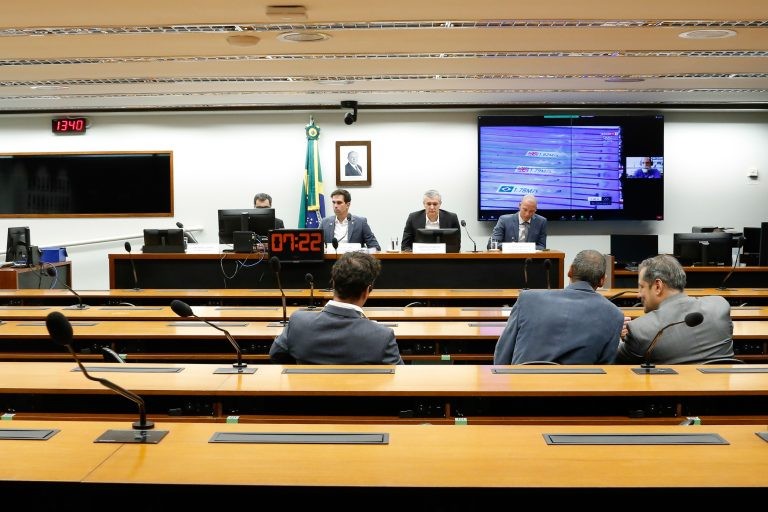 Comissão do Esporte debateu a situação dos esportes aquáticos - (Foto: Elaine Menke/Câmara dos Deputados)
