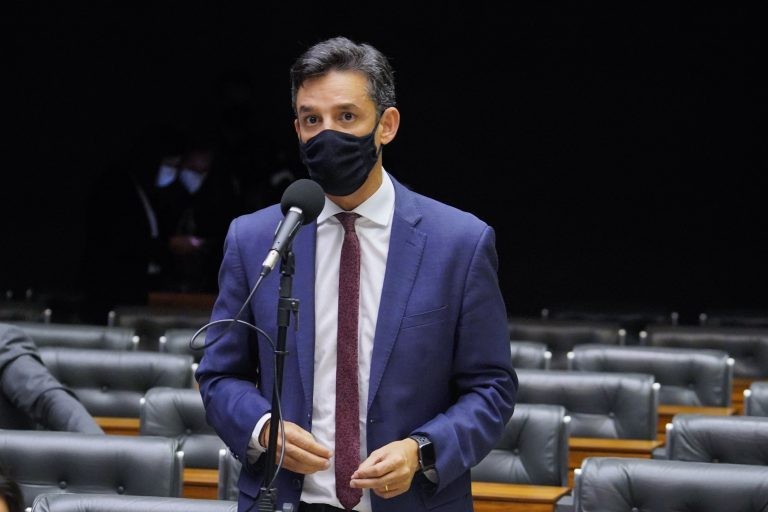 Daniel Coelho: cobrança seria repassada aos consumidores finais - (Foto: Paulo Sergio/Câmara dos Deputados)
