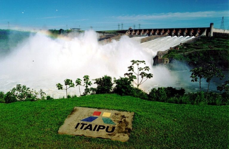 Cerca de 8% da energia consumida no Brasil vêm de Itaipu - (Foto: Divulgação/Eletrobras)