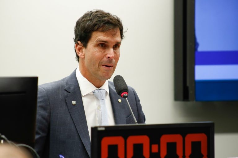 https://www.camara.leg.br/noticias/608625-comissao-proibe-seguradoras-de-negar-venda-de-apolices-a-pessoa-com-deficiencia - (Foto: Elaine Menke/Câmara dos Deputados)