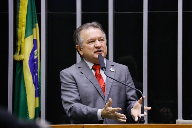 Merlong Solano: o projeto aumenta a transparência na gestão dos recursos públicos - (Foto: Marina Ramos/Câmara dos Deputados)