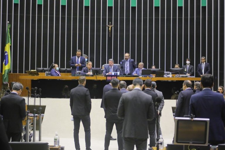 Deputados votam projetos no Plenário - (Foto: Paulo Sérgio/Câmara dos Deputados)