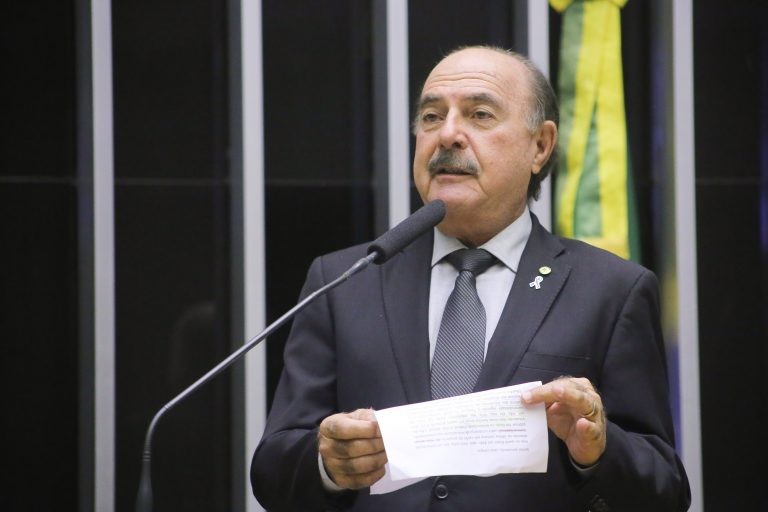 Deputado Zacharias Calil recomendou a aprovação do projeto, com mudanças - (Foto: Paulo Sérgio/Câmara dos Deputados)