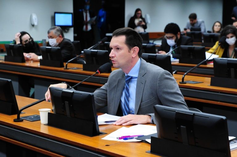 Marques: sociedade exige honestidade de agentes públicos - (Foto: Billy Boss/Câmara dos Deputados)