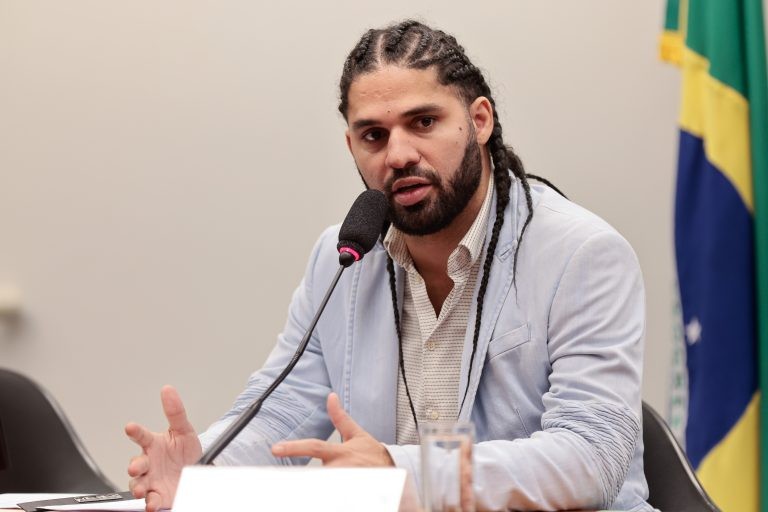 Deputado David Miranda, autor do projeto que taxa essas empresas - (Foto: Rodrigo Pertoti/Câmara dos Deputados)