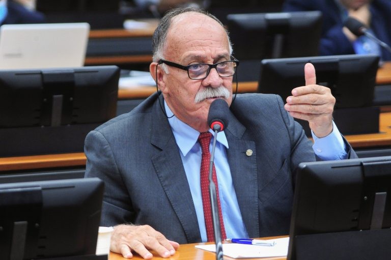 Paulo Ramos defendeu a aprovação da proposta - (Foto: Billy Boss/Câmara dos Deputados)